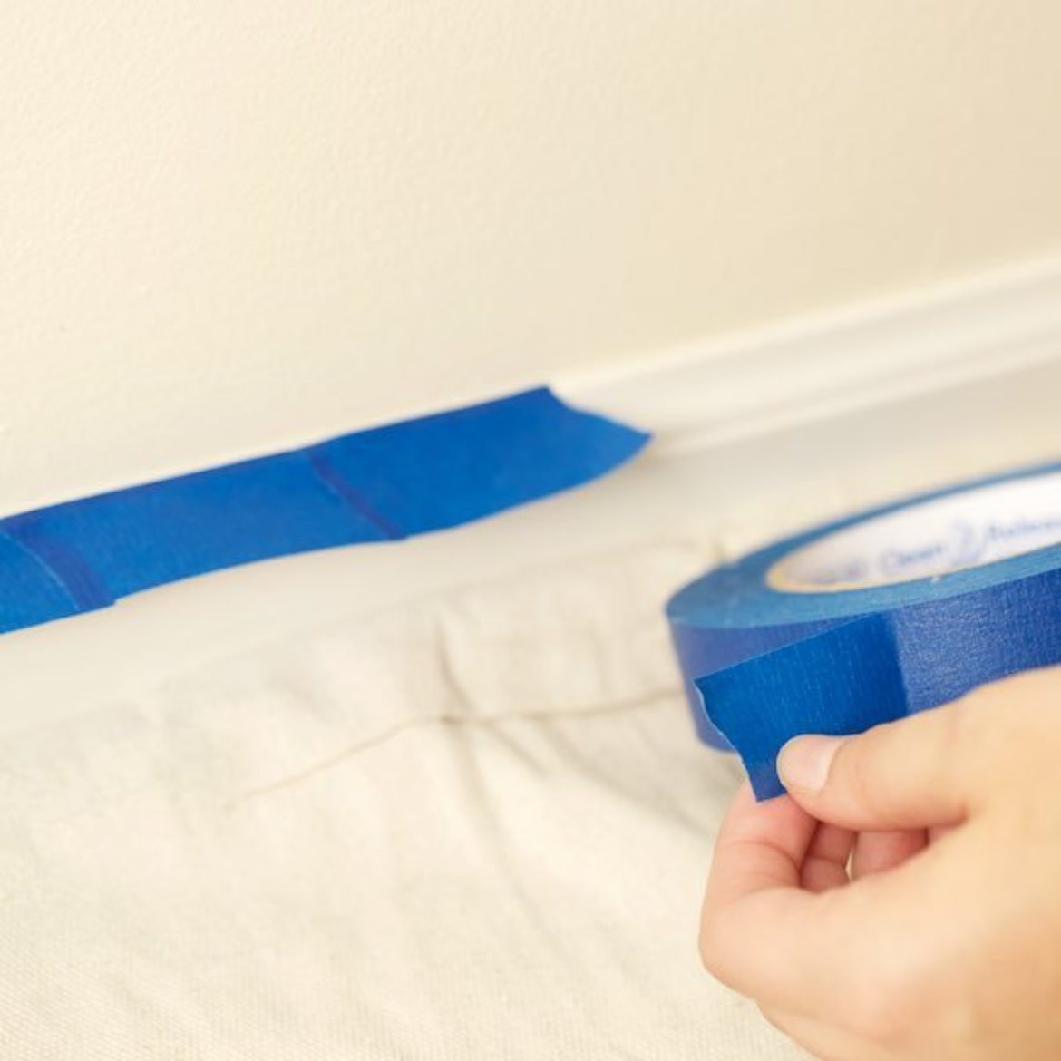 Applying and Removing Duck® Brand Painter's Tape Duck Brand