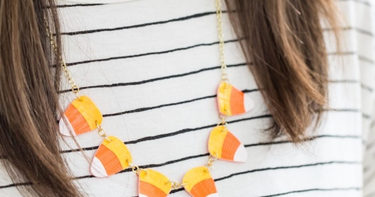 Candy Corn Children's' Chunky Necklace | Halloween crafts for kids, Candy  corn, Chunky beads