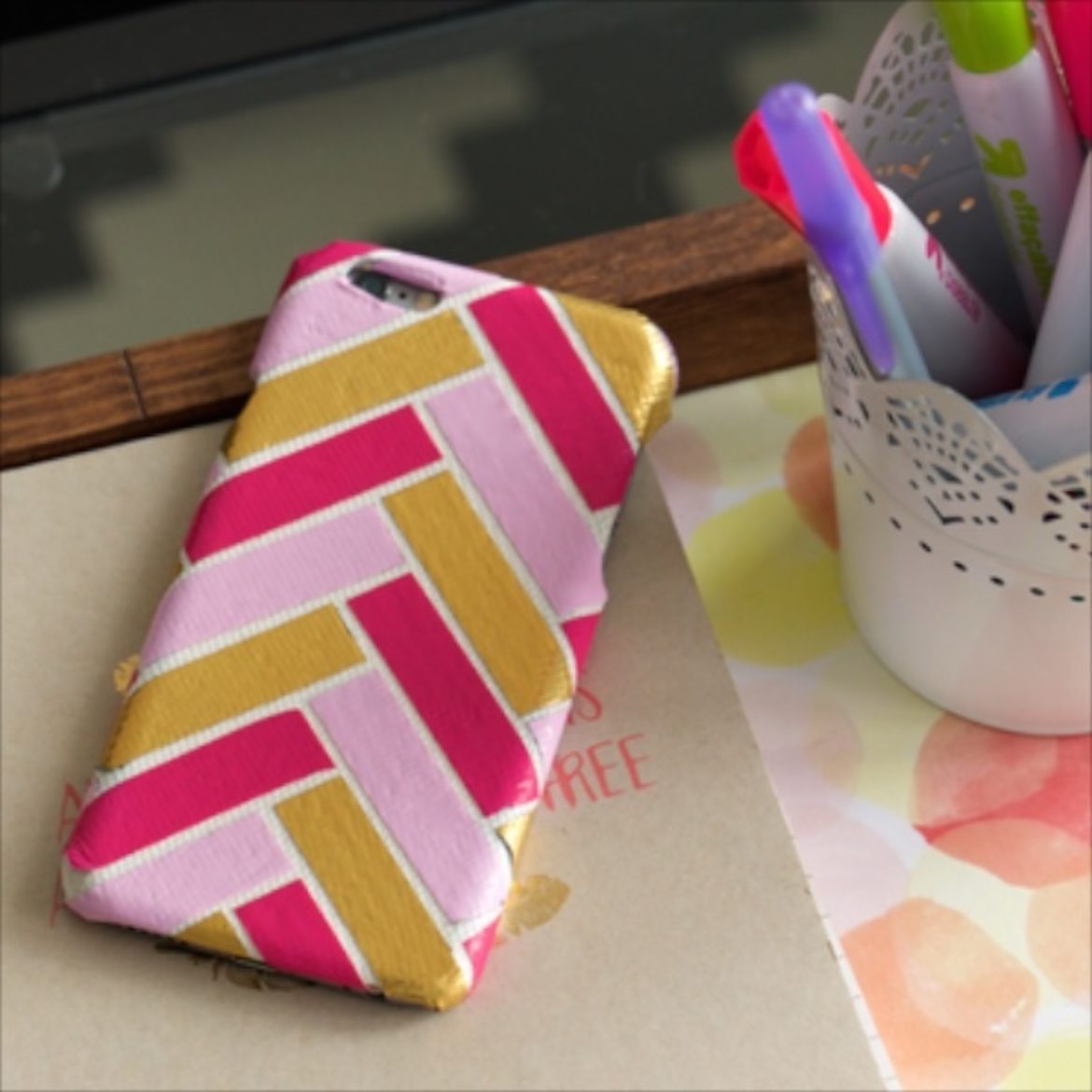 How-To: Duck Tape® Cell Phone Case Design