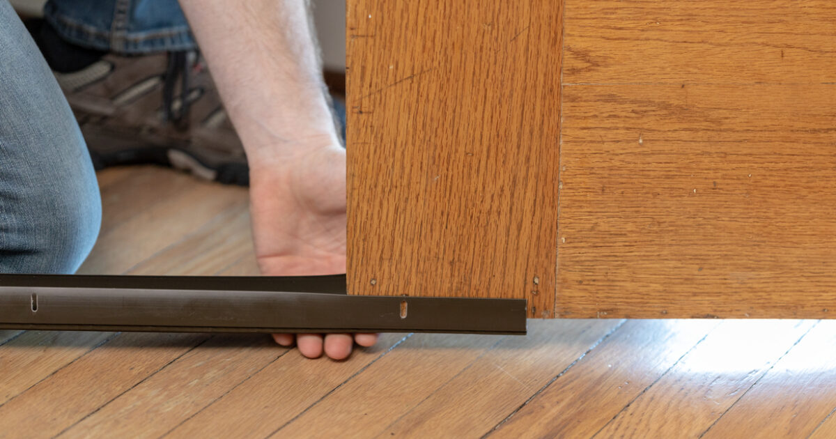 HowTo Install Door Shoes Duck Brand