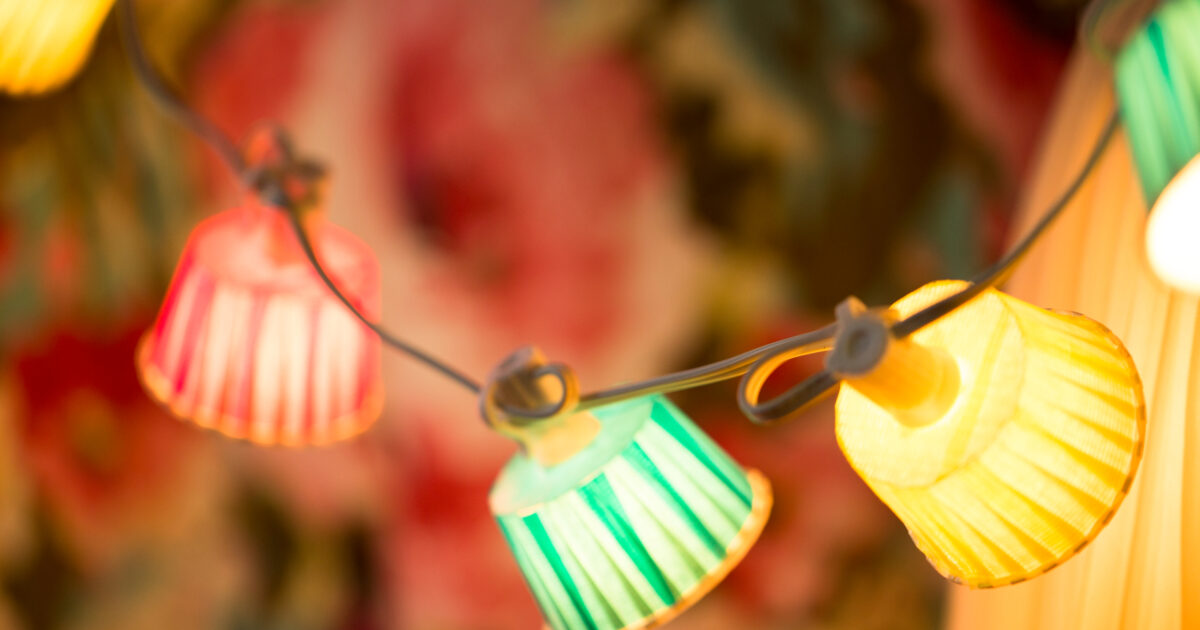 How-To: Duck Tape® Paper Cup Lights | Duck Brand