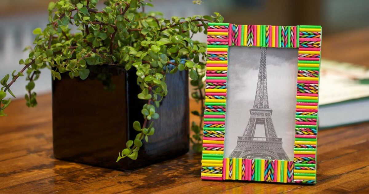 How-To: Duck Tape® Photo Booth Frame.