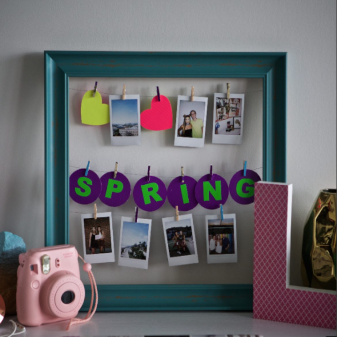 Completed Duck Tape® Wire Picture Frame